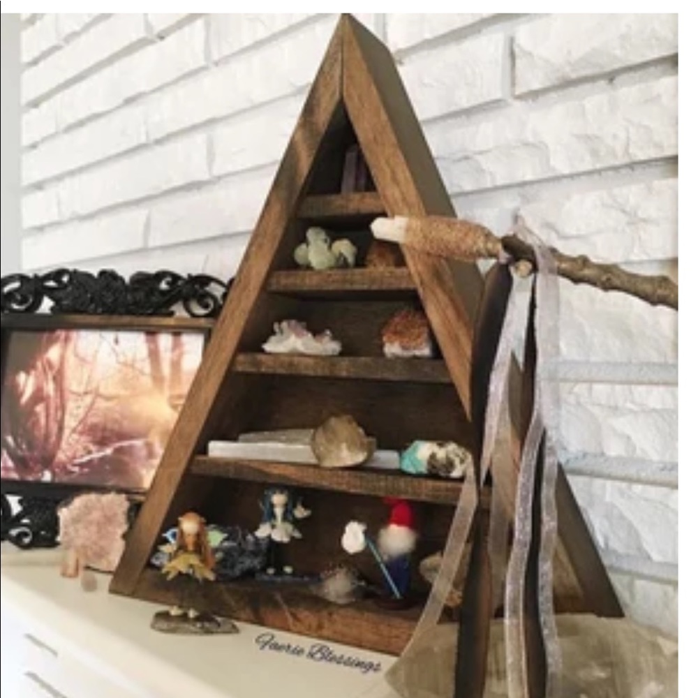 Triangle Crystal Display Shelf - image 2